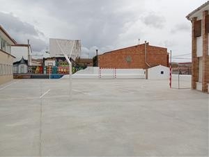 L'escola centenària de la Bisbal del Penedès estrena nova pista i un mural commemoratiu