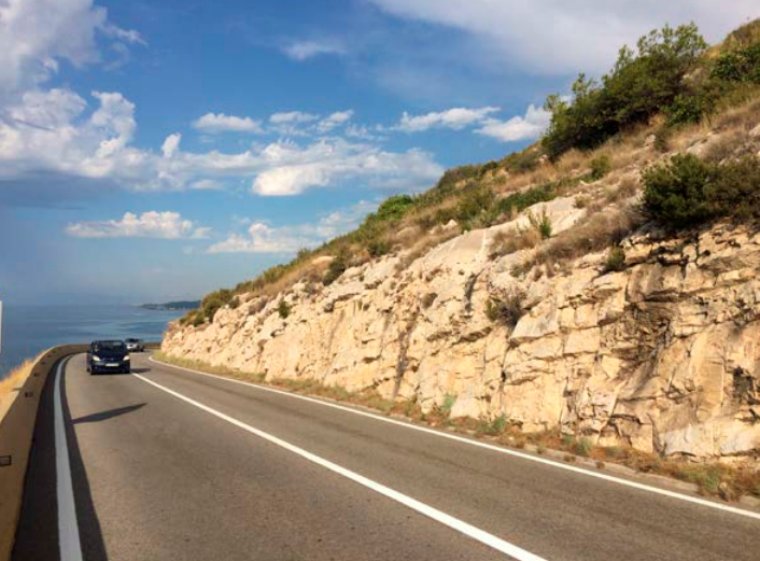 Liciten les obres per a millorar la protecció en els talussos a les costes del Garraf. Generalitat de Catalunya