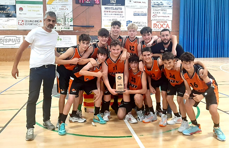 L’infantil masculí de l’AB Vendrell. Eix