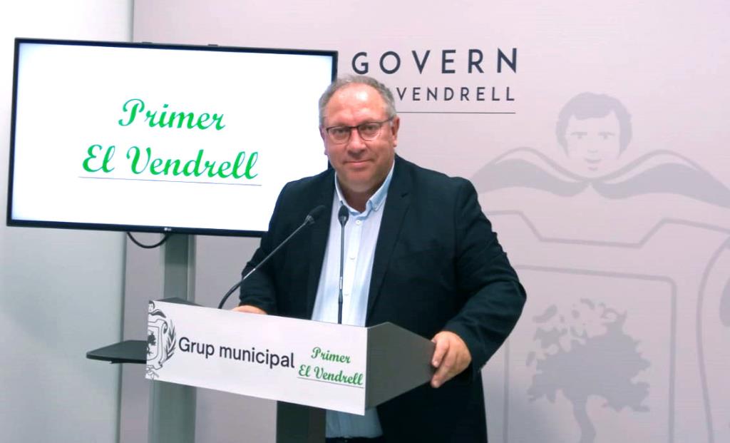 Lluís Navarrete a la roda de premsa dels 100 dies del govern del Vendrell. Eix