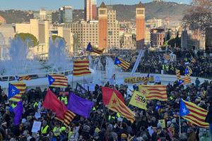 Manifestació independentista per la cimera hispano-francesa. ACN / Aina Martí