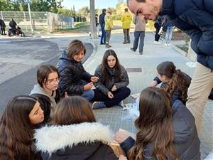 Més de 200 alumnes dels instituts Montgròs i Can Puig participen en un projecte per cuidar la riera de Ribes . Ajt Sant Pere de Ribes