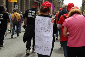 Més de 2.000 persones es manifesten pel centre de Barcelona per reclamar millors salaris