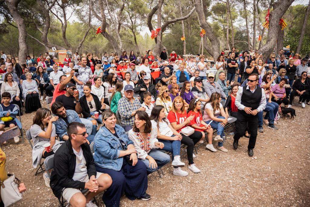 Més de 600 persones gaudeixen de la 24a Festa de la Rosa de Sant Pere de Ribes. PSC