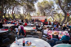 Més de 600 persones gaudeixen de la 24a Festa de la Rosa de Sant Pere de Ribes