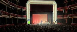 Mikel Erentxun emociona el públic que va omplir el Teatre Casal al Musicveu