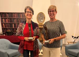 Montserrat Vernet i Anna López guanyen el IV Certamen Literari Castell de Canyelles. Ajuntament de Canyelles