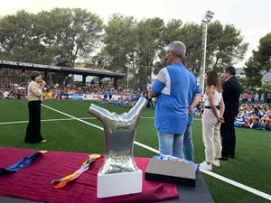 Multitidinari homenatge de Sant Pere de Ribes a la campiona del món Aitana Bonmatí