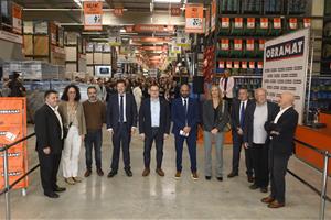 Obramat inaugura el seu nou magatzem a Vilanova i la Geltrú