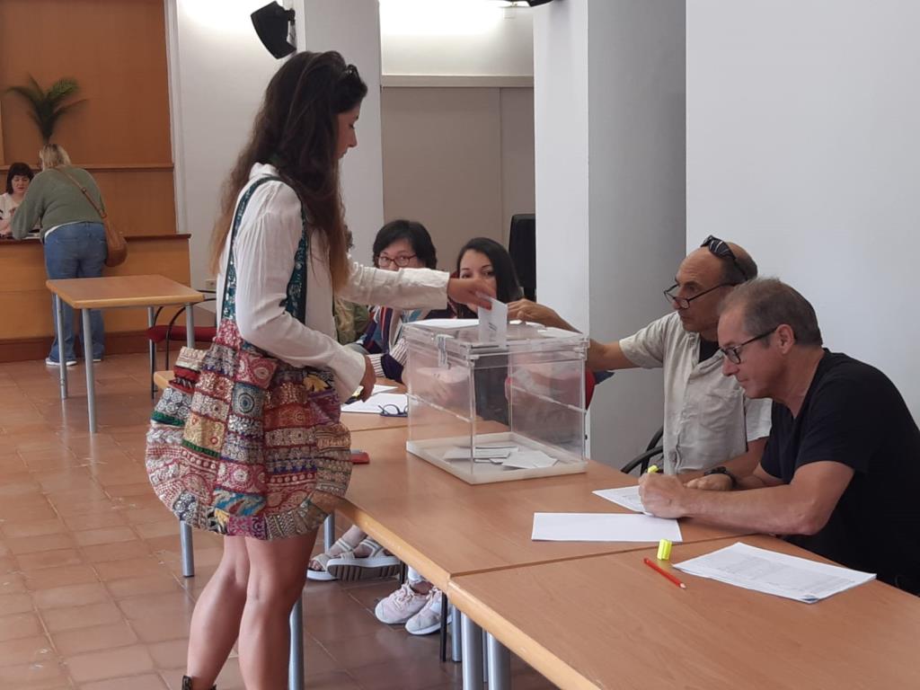 Obren amb normalitat els col·legis electorals de Sitges. Ajuntament de Sitges