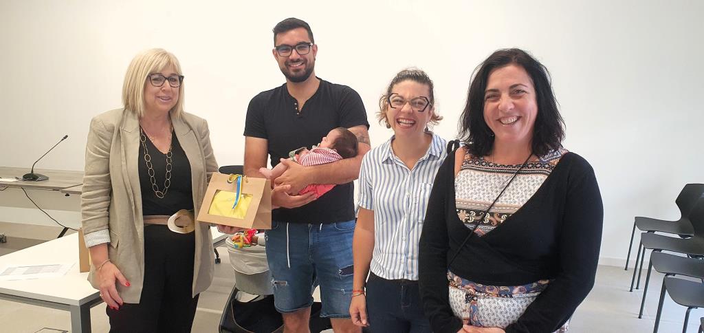 Olèrdola dona una benvinguda artesana i de proximitat als nadons empadronats . Ajuntament d'Olèrdola