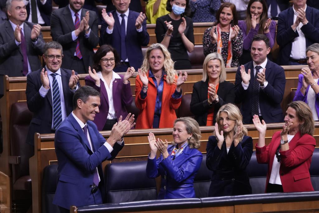 Pedro Sánchez, investit president amb els 179 vots del PSOE, Sumar, ERC, Junts, Bildu, PNB, BNG i CC. ACN