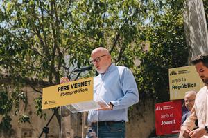 Pere Vernet presenta la llista que l’acompanyarà en el camí a l’alcaldia de Sant Sadurní amb Oriol Junqueras. ERC