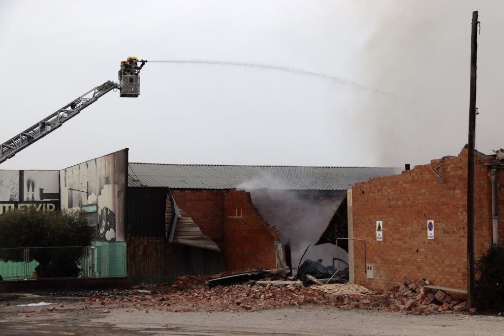 Protecció Civil activa el Plaseqcat per l'incendi sense ferits en la indústria de sabons d'Òdena. ACN