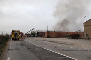 Protecció Civil activa el Plaseqcat per l'incendi sense ferits en la indústria de sabons d'Òdena