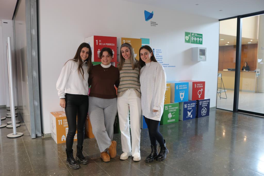 Quatre estudiants d’Infermeria d’Igualada engeguen un projecte per fer front a l’abús de l’alcohol entre els més joves. Campus d'Igualada