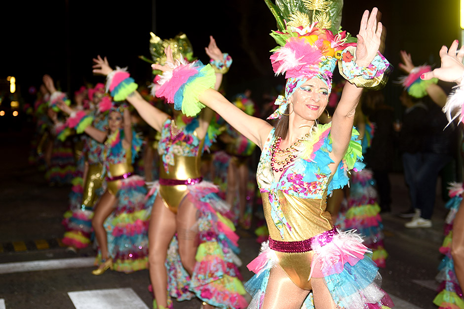 Sant Pere de Ribes celebra el carnaval de la diversitat. EIX