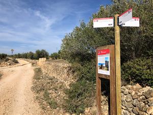 Santa Oliva ha rehabilitat i actualitzat la senyalització de les rutes d'ecoturisme . Ajuntament de Santa Oliva
