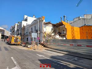 S'ensorra un immoble a l'avinguda Artur Carbonell de Sitges