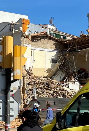 S'ensorra un immoble a l'avinguda Artur Carbonell de Sitges