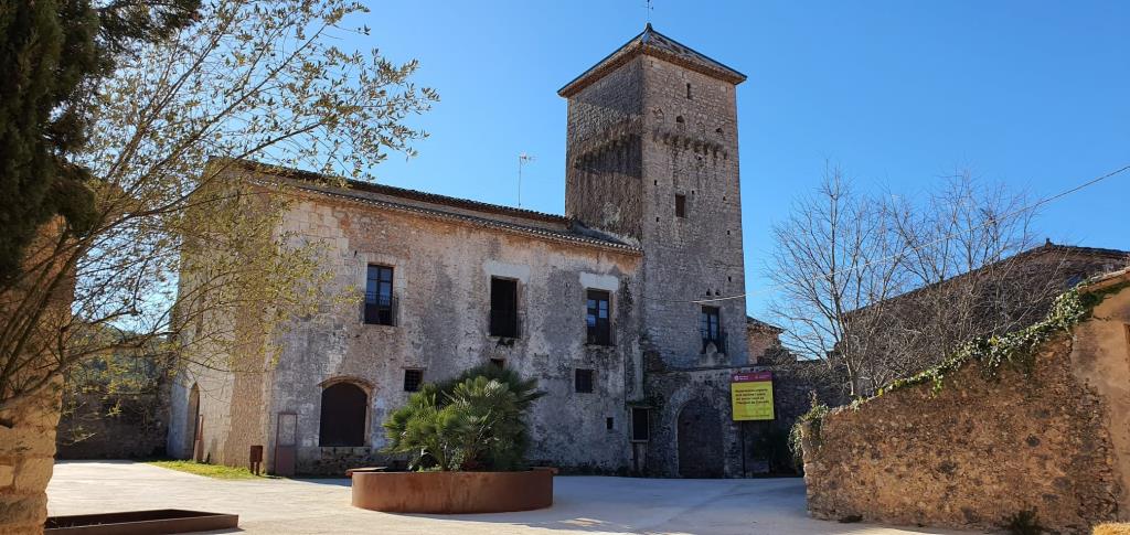 S’inicien les obres de rehabilitació de l’Hospital dels Cervelló a Olesa de Bonesvalls. Generalitat de Catalunya