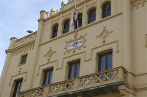 Sitges i Creu Roja activen la campanya per a persones sense llar davant la previsió de fred . Ajuntament de Sitges