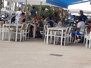 Sitges inspecciona l'espai de les terrasses de bars i restaurants perquè tornin a la situació d'abans de la pandèmia. Ajuntament de Sitges