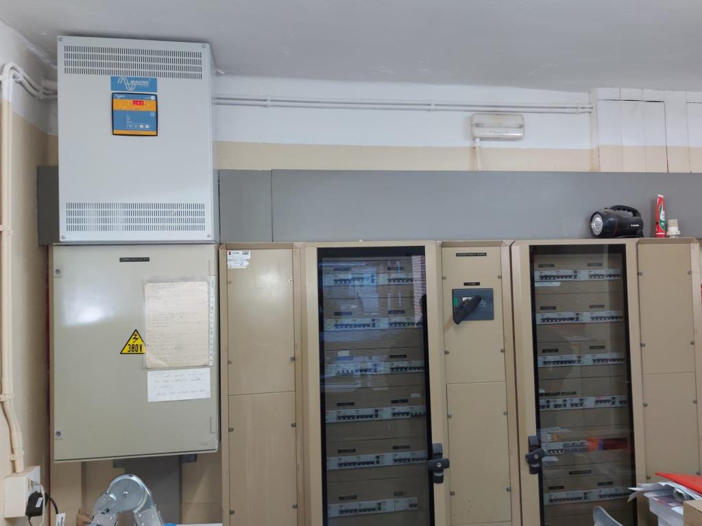 Sitges instal·la bateries de condensadors a les dependències municipals per a l'estalvi energètic. Ajuntament de Sitges