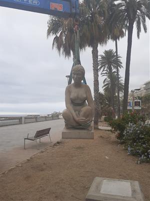 Sitges restaura l’escultura ‘Dona asseguda nua’