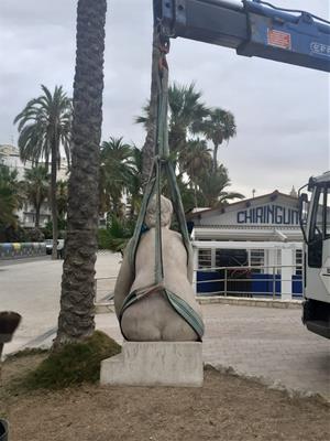 Sitges restaura l’escultura ‘Dona asseguda nua’