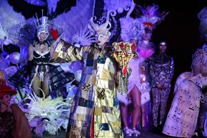 Sitges s'endinsa a un Carnaval d'inspiració veneciana amb l'arribada del Carnestoltes. ACN