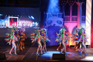 Sitges s'endinsa a un Carnaval d'inspiració veneciana amb l'arribada del Carnestoltes