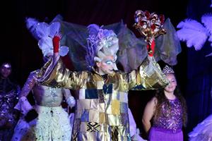 Sitges s'endinsa a un Carnaval d'inspiració veneciana amb l'arribada del Carnestoltes