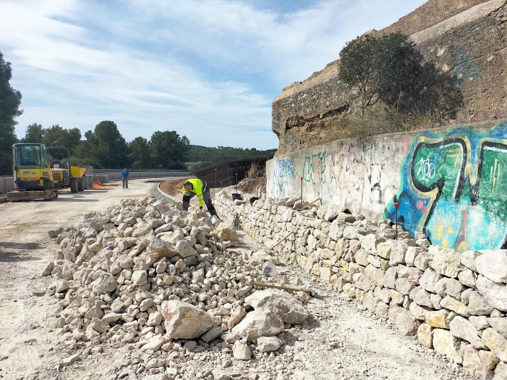 S’ultimen les obres de l’itinerari de vianants i bicicletes entre Puigmoltó i la rotonda de la C-32. Ajt Sant Pere de Ribes