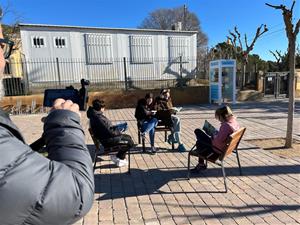 Torrelavit transforma la cabina de telèfon en un punt d’intercanvi gratuït de llibres . Ajuntament de Torrelavit