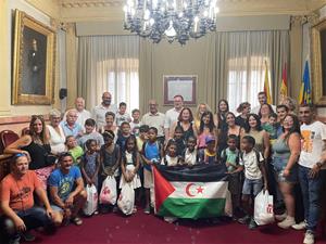 Tretze nens sahrauís gaudeixen de colònies “en pau” aquest estiu a Vilanova i la Geltrú. Sheima Abdelmalek