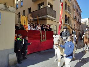 Un centenar de cavalls i una norantena de carros i carruatges participen als Tres Tombs de Vilanova i la Geltrú