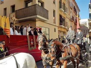 Un centenar de cavalls i una norantena de carros i carruatges participen als Tres Tombs de Vilanova i la Geltrú