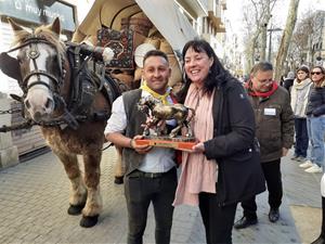 Un centenar de cavalls i una norantena de carros i carruatges participen als Tres Tombs de Vilanova i la Geltrú