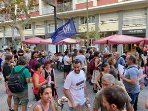 Un centenar de persones protesten a Vilanova i la Geltrú contra la Copa Amèrica coincidint amb la festa inaugural