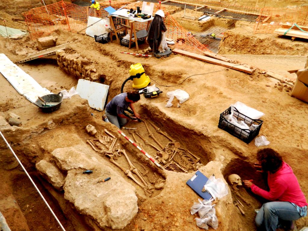 Un estudi confirma la presència de pesta negra a la necròpoli medieval de Cal Pa i Figues de Vilafranca. Vinseum