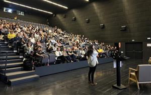 Un miler de professionals de la Catalunya Central aborden la prevenció del suïcidi davant l'augment 