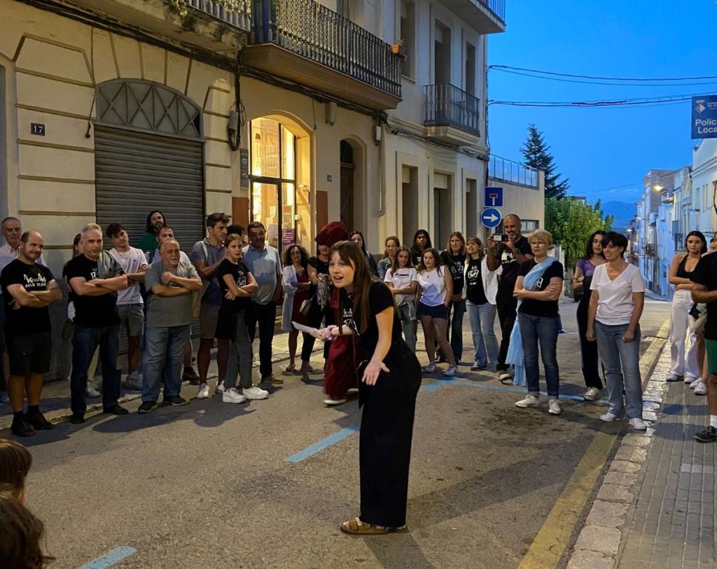 Una exposició fotogràfica mostra el recorregut de Les Escoles Gelida Teatre durant els 10 anys de la seva creació. LEG Teatre