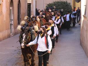 Una exposició sobre la Festa dels Tres Tombs, punt de partida a la Festa Major d'Hivern de Vilanova