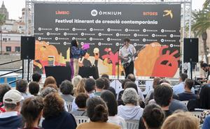 Unes 20.000 persones passen per la segona edició del Festival Límbic d’Òmnium Cultural a Sitges. ACN