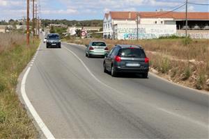 Veïns, empresaris i entitats de Vilanova i la Geltrú exigeixen resoldre la perillositat de la carretera BV-2115