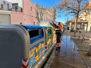 Vilafranca comença a utilitzar aigua freàtica de pous per netejar les bateries de contenidors. Ajuntament de Vilafranca