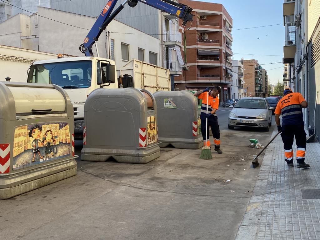 Vilafranca inicia una campanya de neteja extraordinària de la via pública adaptada a la sequera. Ajuntament de Vilafranca