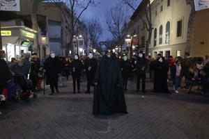 Vilanova i Sitges enterren el Carnestoltes com a punt i final a set dies de bogeria carnavalesca