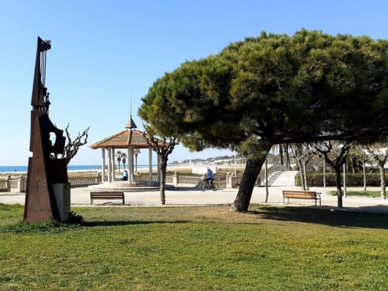 Vilanova rebrà 2 milions d'euros per remodelar el parc de Ribes Roges, amb una nova oficina de turisme. Ajuntament de Vilanova